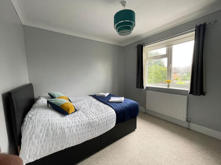 Luxurious Detached Holiday House Free Parking Near Airport Town Centre Railway Station Luton  Exterior foto